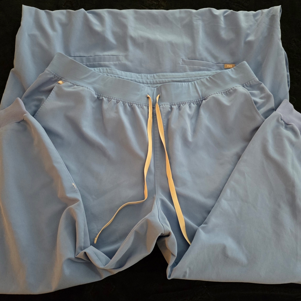 Figs Scrub Set - Picture 2 of 4